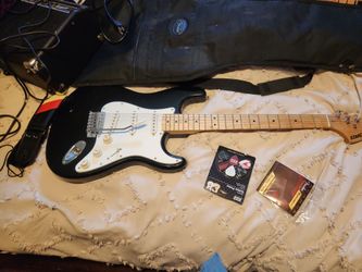 FENDER STARCASTER GUITAR SERIES CXS WITH CASE AND SMALL AMP