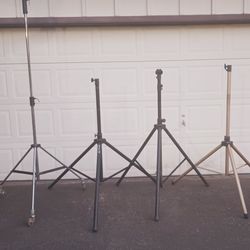 4 SPEAKER OR LIGHT STANDS