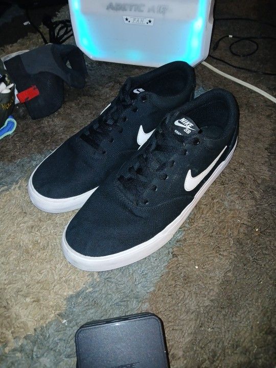 Nike SB Charge