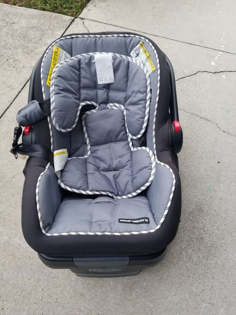 Nice and clean baby car seat