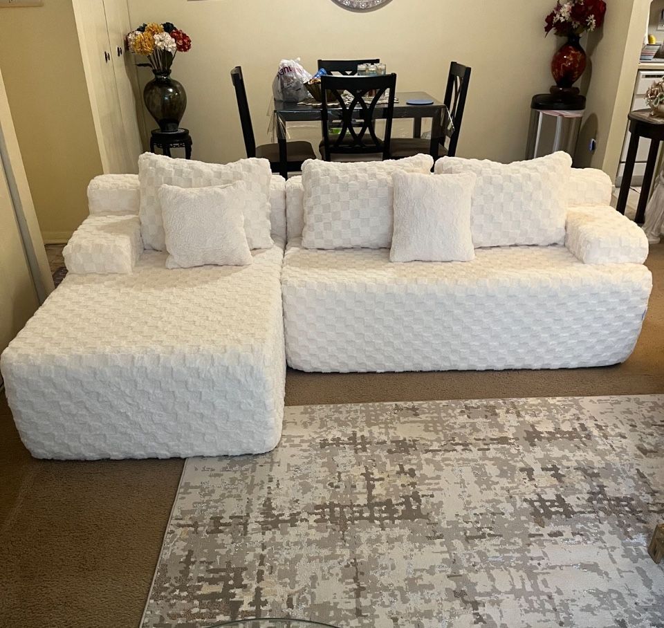 Living Room Sofa Set With Pillows Brand New Just Bought It But We Have To Move And Can’t Take It Pickup Gaithersburg Md20877 