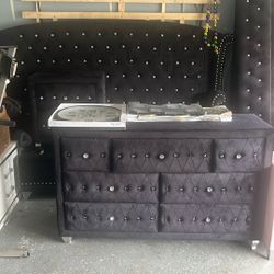 King Size And Queen Size Bed 