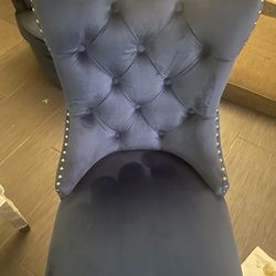 4 velvet dinning chairs