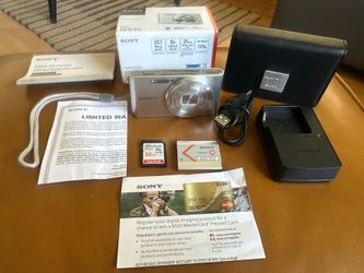 SONY Cyber-Shot DSC-W830 Digital Camera  W Sony Leather Case Bundle