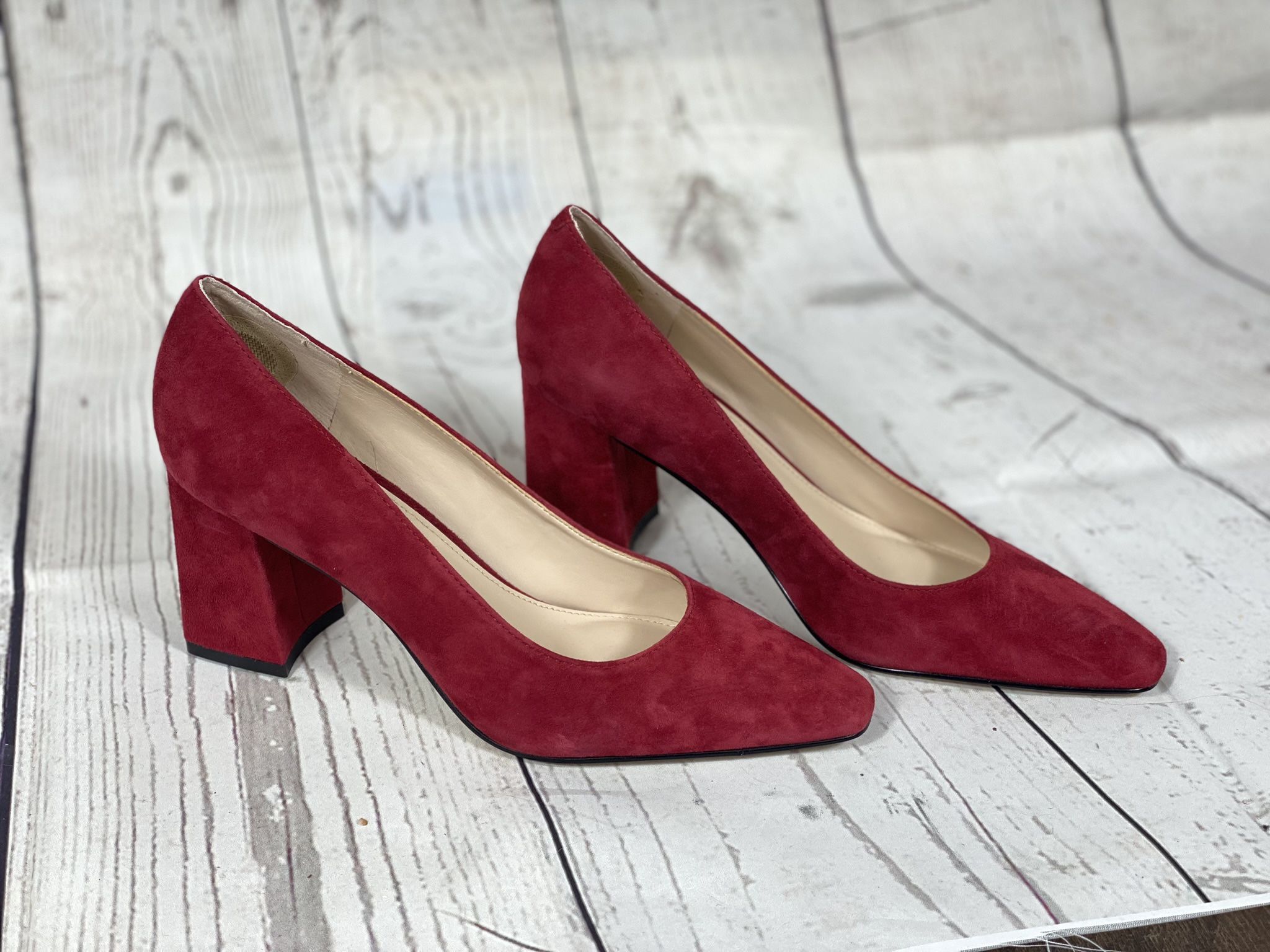 Marc Fisher NWT Red Varla Velvet Block Heel Pump Women’s Size 7