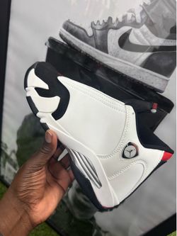 Black toe Jordan retro 14s