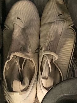 Soccer cleats