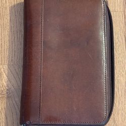 Ricardo Beverly Hills BROWN LEATHER MULTI COMPARTMENTS TRAVEL ORGANIZER WRISTLET