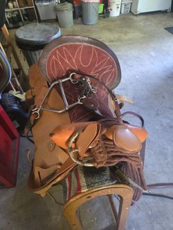 Western saddle size 17