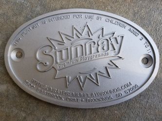 Sunray plaque for playground