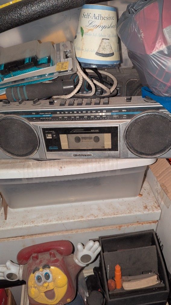 Sanyo M6900F radio cassette recorder