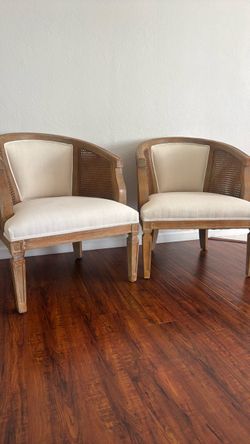 Accent chairs