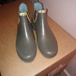 Women Rain Boots Size 7