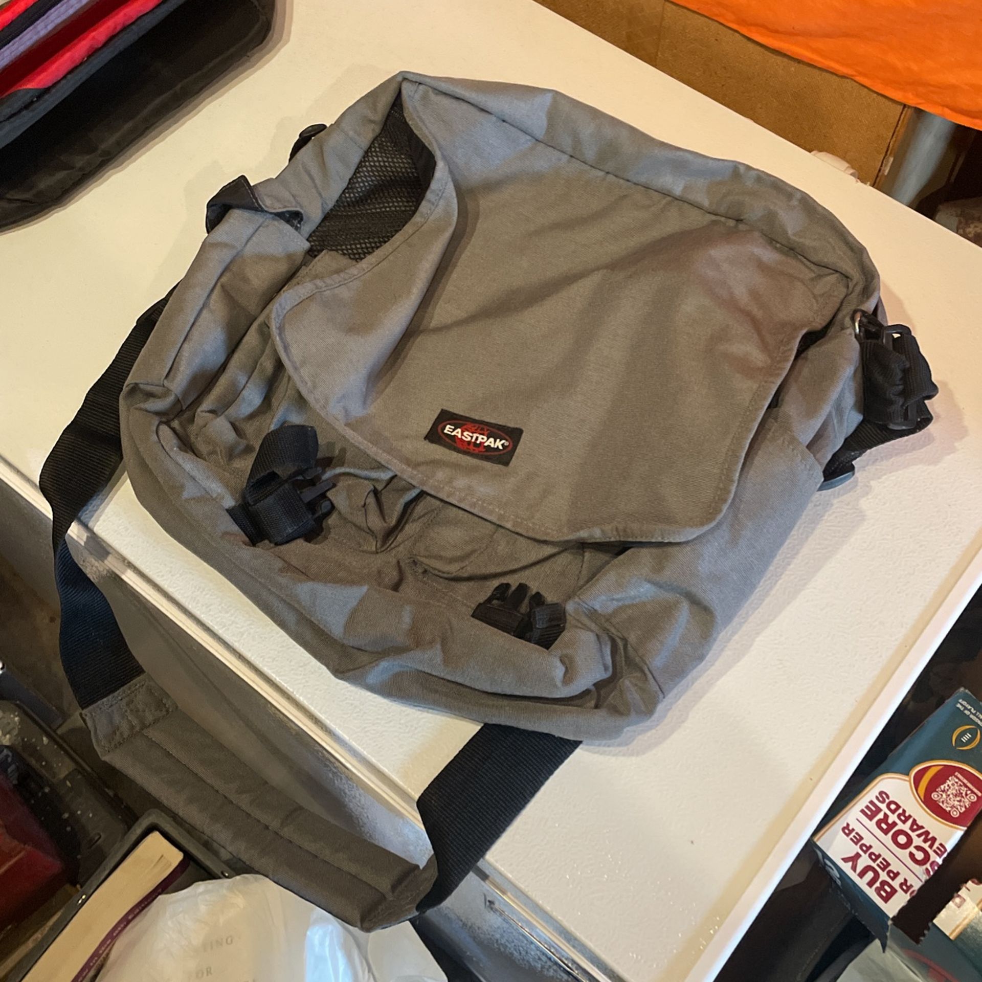 Messenger Bag Eastpak