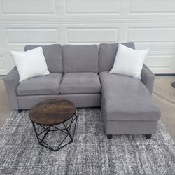 Small sectional w/chaise