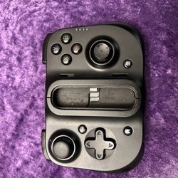 Razer Kishi Mobile Controller (iPhone That Uses Lightning Charger)