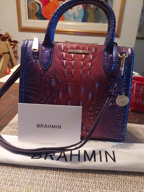LIKE NEW BRAHMIN HANDBAG
