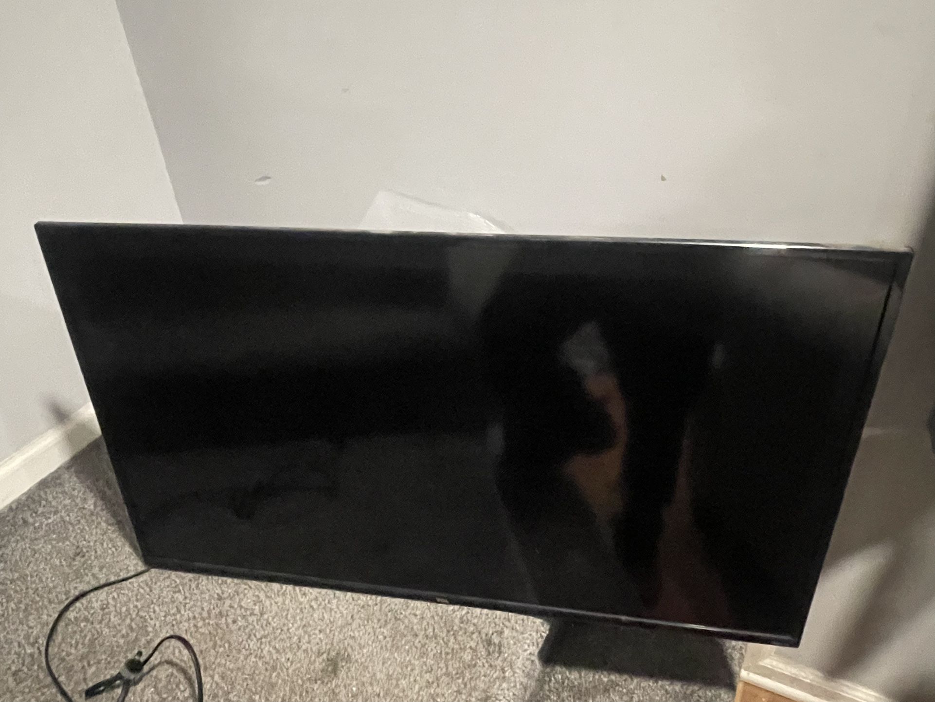 36 Inch TCL Roku Smart TV
