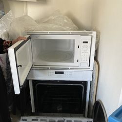 Microwave And Oven 