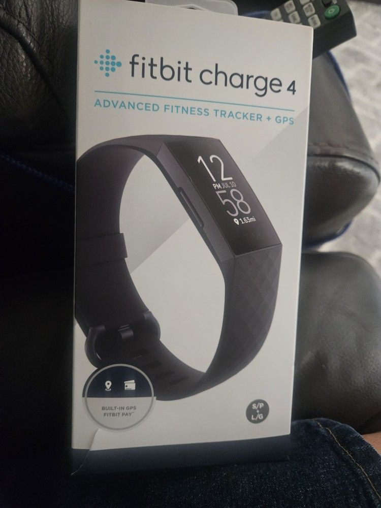 FITBIT 4 w/ GPS
