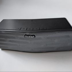 iWave Bluetooth Speaker (Model: SPS8080) For Sale 