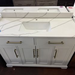 48 in. Single Sink Bathroom Vanity in white with Quartz Top