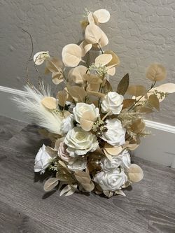 Ling's Moment Oversize Free-Standing Artificial Flower Arrangement 