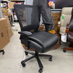 Black Mesh Heavy Duty Task Chair 400 lb Capacity