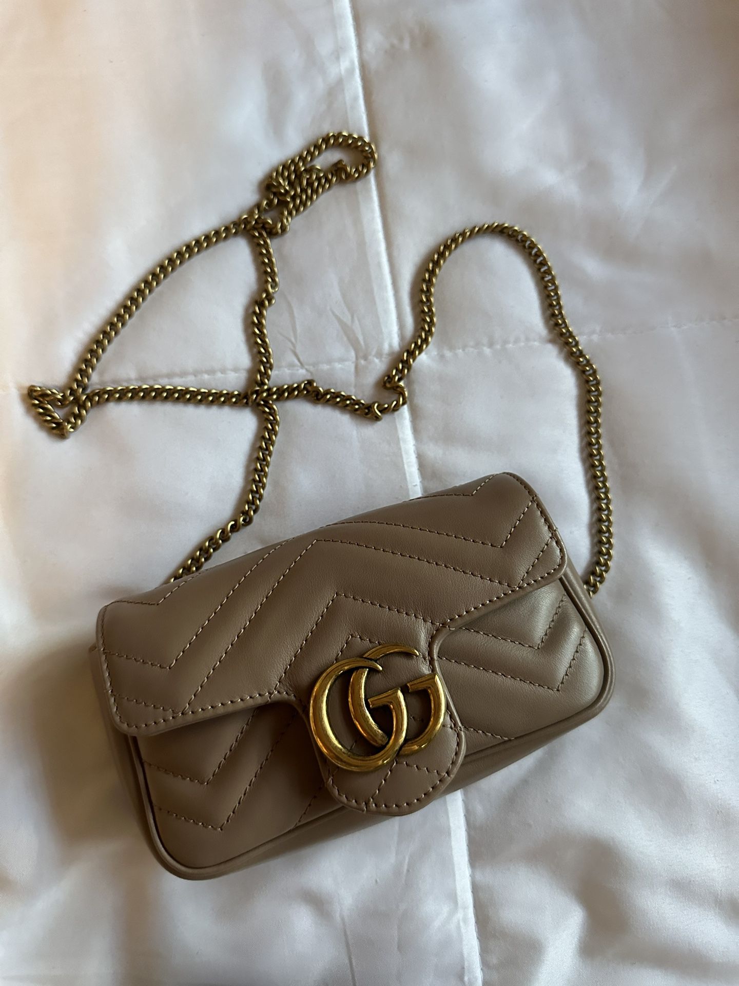 AUTHENTIC Gucci Marmont Super Mini Leather Bag