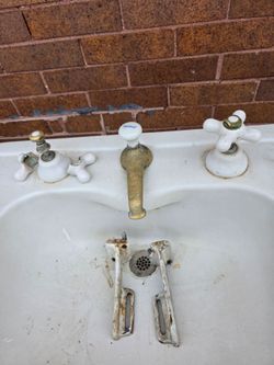 White vintage bathroom porcelain sink