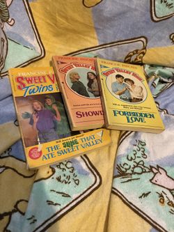 Sweet Valley High books bundle vintage