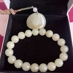 jade bracelet