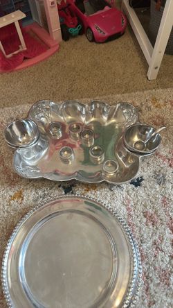 Pewter Platter with 6 chargers