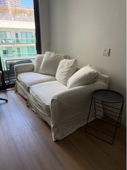 Comfortable White Sofa with Washable Covers