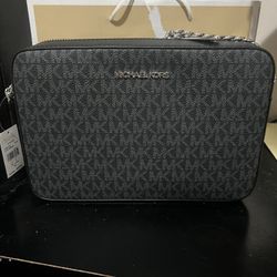 Michael Kors Crossbody Purse 