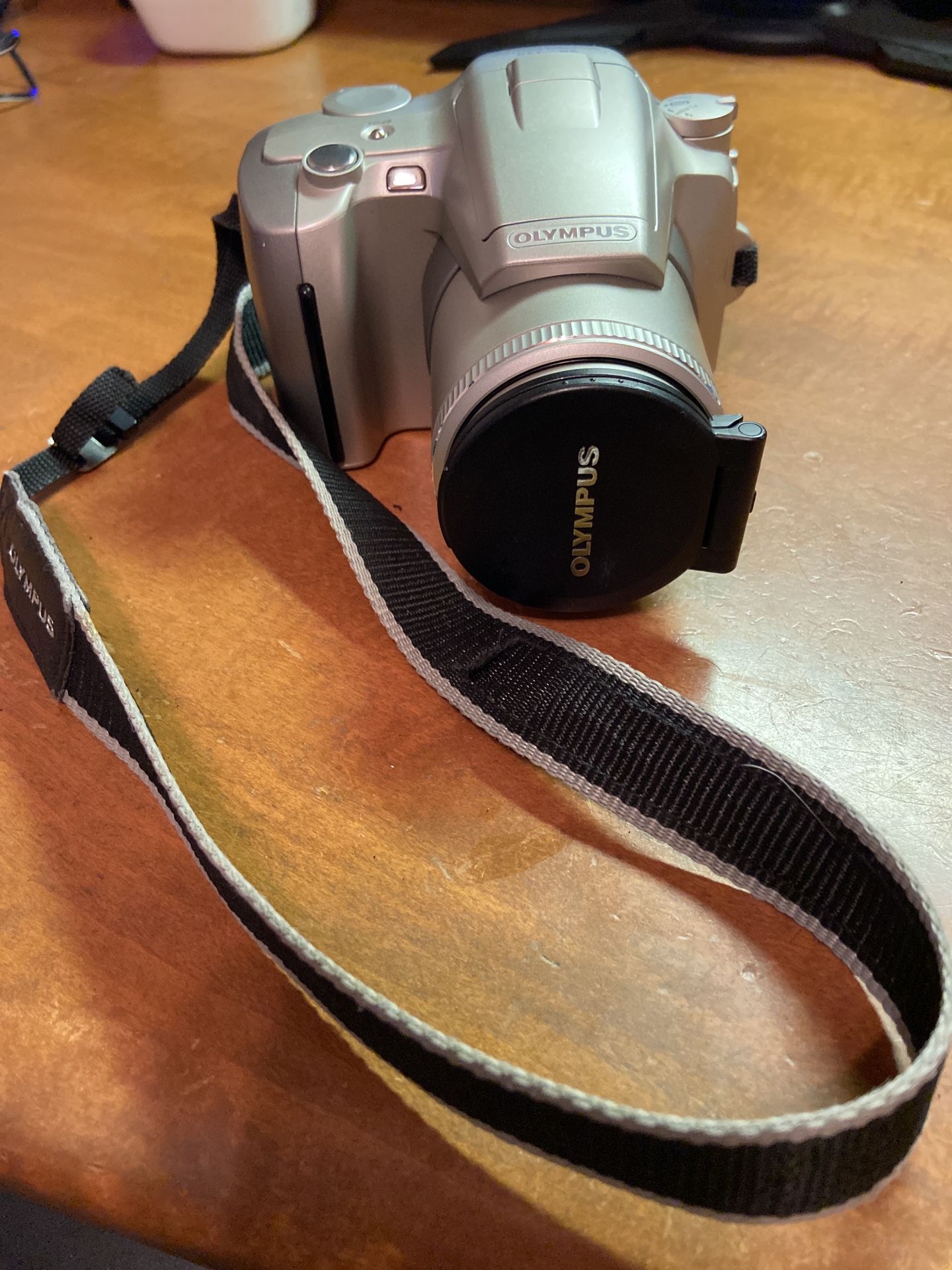 Olympus IS-5 Deluxe SLR Film Camera w/ 28-140mm 5x Zoom ED Lens