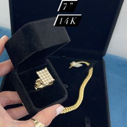 Gold Square Ring 