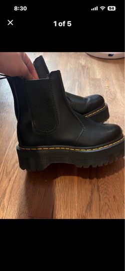 Womens Dr.Martens platform Chelsea boots