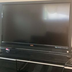 Vizio 40inch An Xbox One S 500gb Console