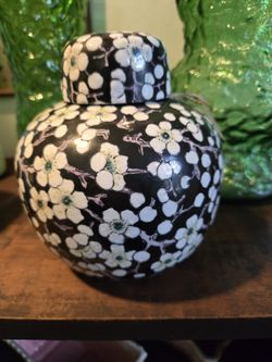 Vintage Japanese porcelain ginger jar, 