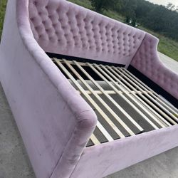 Full Size Blush Day Bed