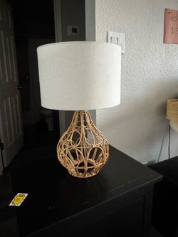 Boho rattan table lamp + smart light bulb