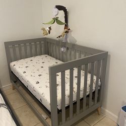 Convertible Baby crib 