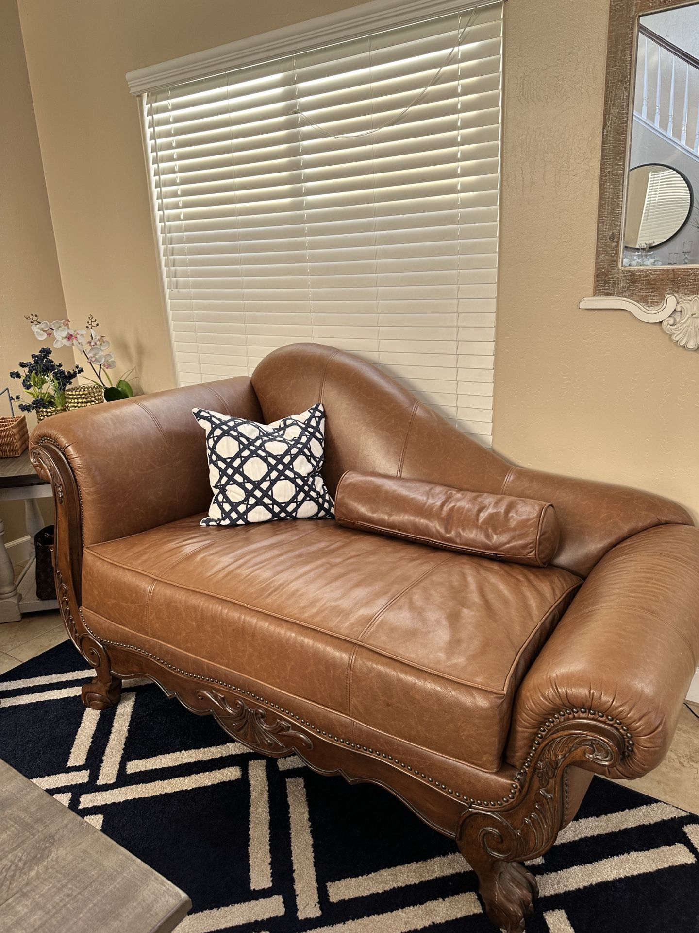 Two Piece Leather Sofa Set Great Condition 
