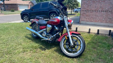 2009 Yamaha Vstar XVS 950 Red W/Black Seat Chrome exhaust