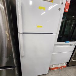 GE Top Mount Refrigerator White Wide 28 Inch New
