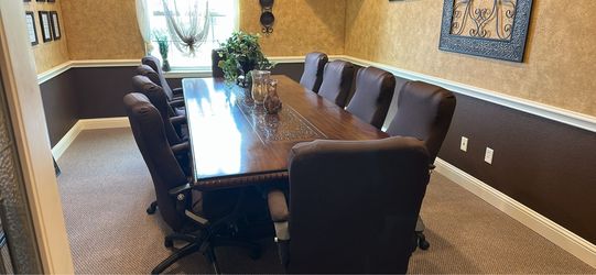 Gorgeous dining table or conference room table Gorgeous dining table or conference room table