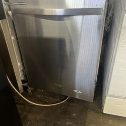 Whirlpool Stainless Steel Dishwasher 24”Wide Stainless Steel 