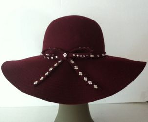 Berry Burgundy Floppy