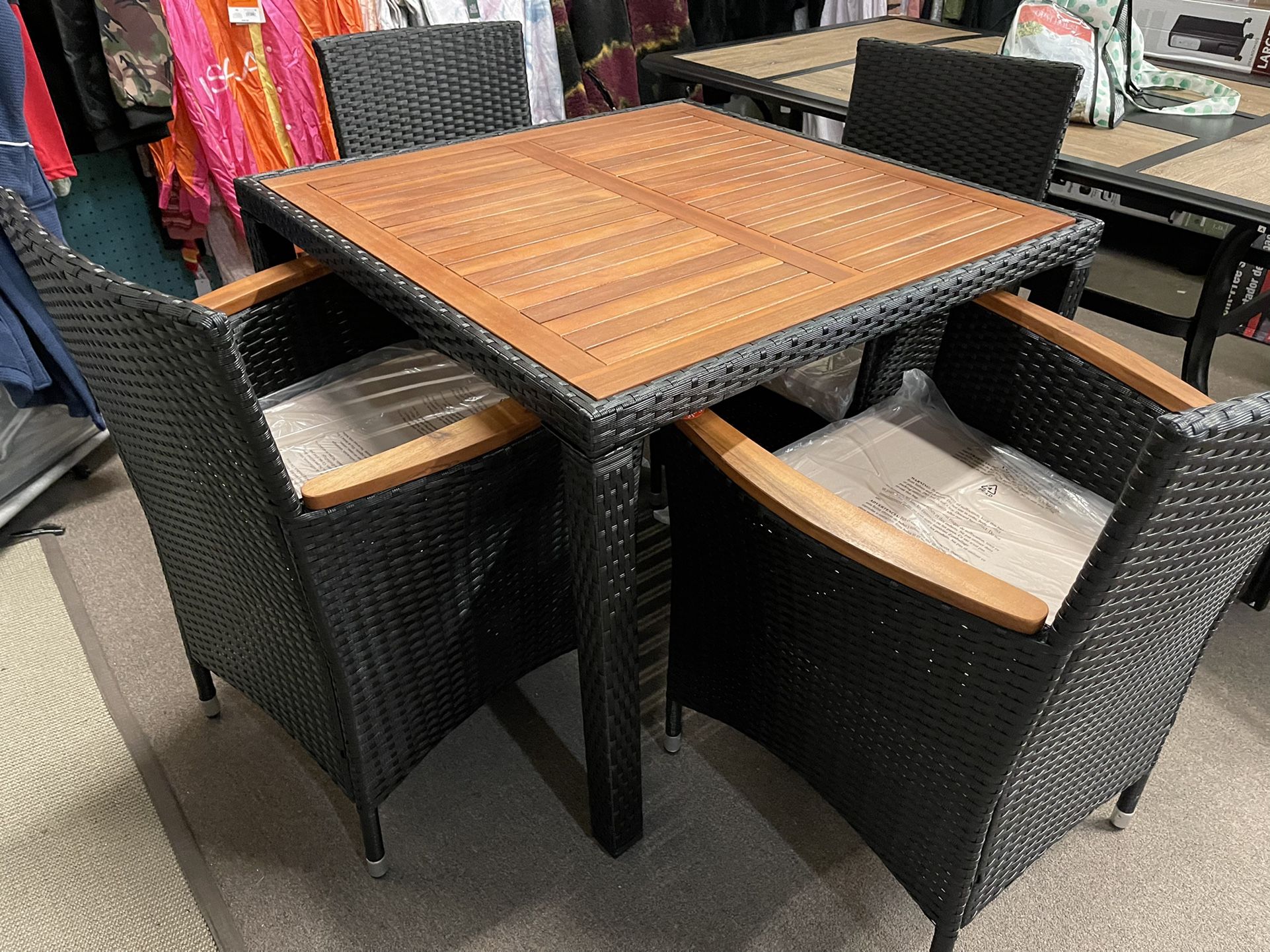 Table $129 New Outdoors 